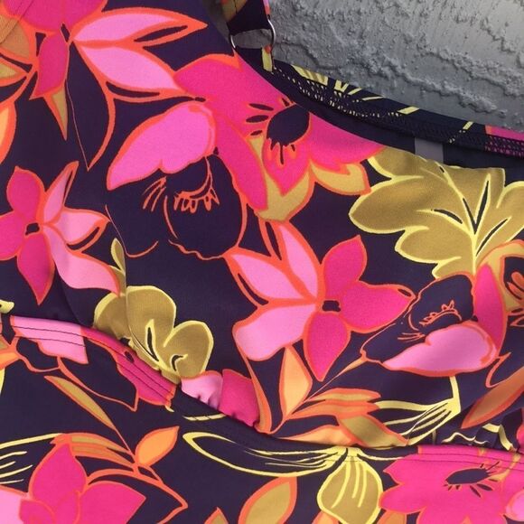 Land’s End Size 2 Bathing Suit Top NWT - Picture 12 of 12